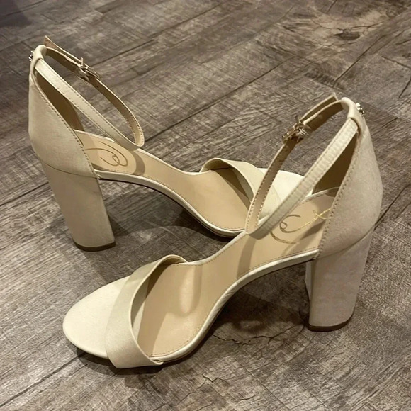 NWOB!! Sam Edelman - YARO BLOCK HEEL SANDAL - Pearl Ivory Silk - Size 9 - Picture 3 of 8